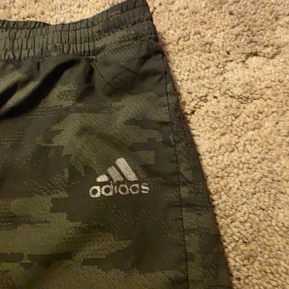 Adidas Men's Green Camo Shorts - Picture 2 of 4
